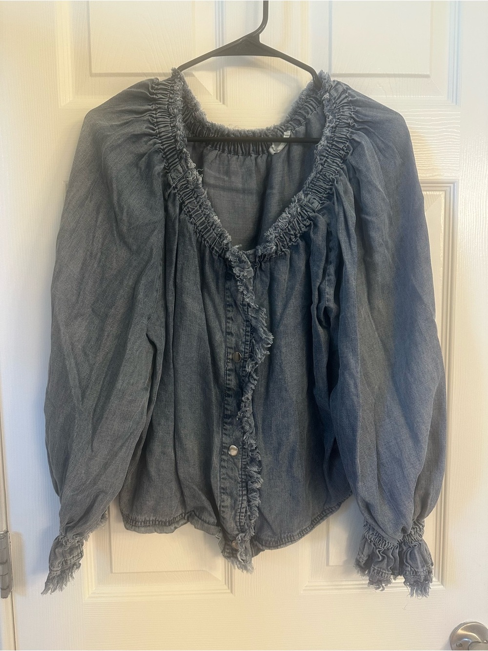Easel Women’s 100% Tencel Chambray Peasant Top – Size M